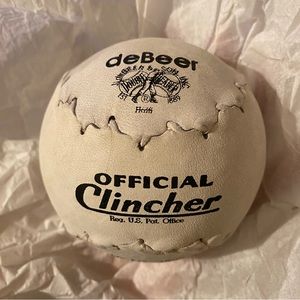 New vintage deBeer clincher softball f12